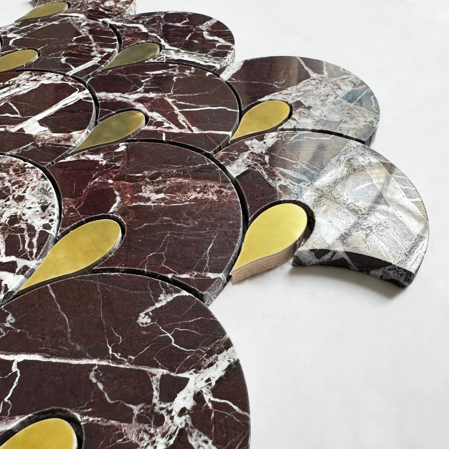 Marmor mosaik röd sida