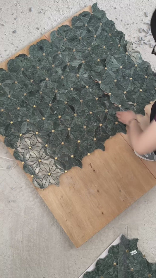 Grön marmor mosaik triangel